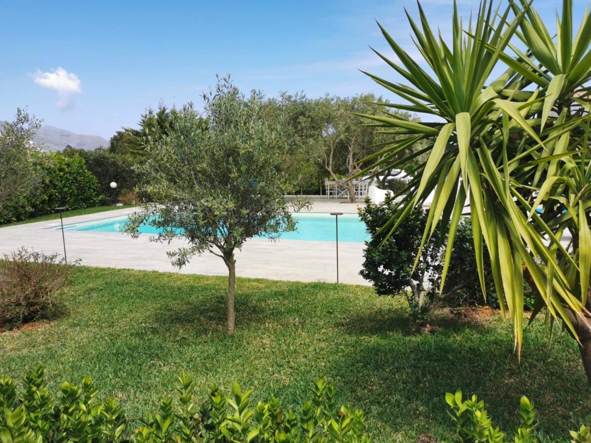 Villa Hibiscus Castellammare del Golfo Exterior foto